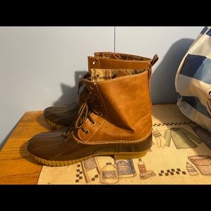 Duck boots